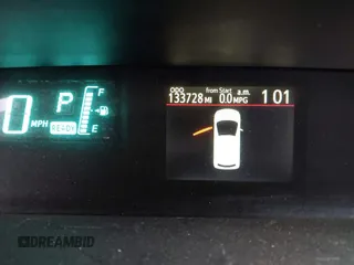 2013 Toyota Prius One z VIN JTDKDTB34D1039552, wystawiony jako IAAI lot #41993490 z przebiegiem 133 728 mil mil oraz . Historia ofert i sprzedaży dostępna na DreamBid. Obrazek 7.