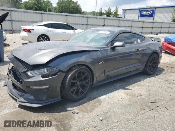 2019 Ford Mustang GT z VIN 1FA6P8CF4K5184455, wystawiony jako Copart lot #57829395 z przebiegiem 73 983 mil mil oraz Szkody całkowita. Historia ofert i sprzedaży dostępna na DreamBid. Obrazek 1.