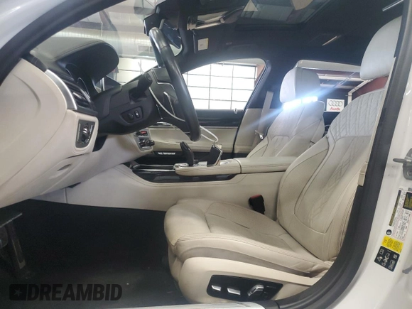 2018 BMW 7 Series ALPINA B7 xDrive z VIN WBA7F2C51JG424647, wystawiony jako Copart lot #58987985 z przebiegiem Nie podano mil oraz Czysty tytuł • Clean title. Historia ofert i sprzedaży dostępna na DreamBid. Obrazek 7.