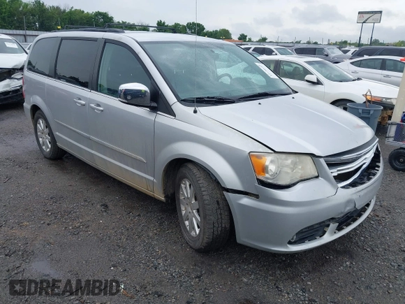 2011 Chrysler Town & Country Touring L z VIN 2A4RR8DG6BR758334, wystawiony jako IAAI lot #42138668 z przebiegiem 182 164 mil mil oraz . Historia ofert i sprzedaży dostępna na DreamBid. Obrazek 1.