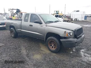 2006 Dodge Dakota ST with VIN 1D7HE22N66S594976, listed as a IAAI auction lot 41057615 with 212,059 mi miles and . Bid and sale history available at carsss.com. Image 1.