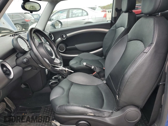 2007 MINI Hardtop S with VIN WMWMF735X7TL89784, listed as a Copart auction lot 55875985 with 98,380 mi miles and Clean Title. Bid and sale history available at DreamBid. Image 7.
