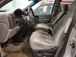 2004 Chevrolet Venture LS z VIN 1GNDX03E94D188172, wystawiony jako Copart lot #49415665 z przebiegiem 190 876 mil mil oraz Tytuł czysty. Historia ofert i sprzedaży dostępna na DreamBid. Obrazek 7.