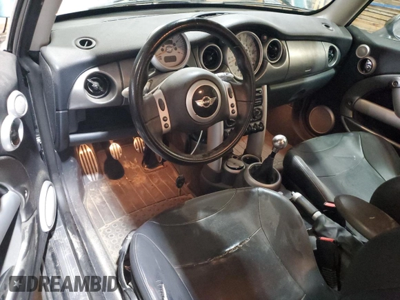 2003 MINI Hardtop S with VIN WMWRE33443TD68483, listed as a Copart auction lot 48637035 with 115,907 mi miles and Clean Title. Bid and sale history available at DreamBid. Image 8.