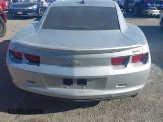 2010 Chevrolet Camaro 1LT z VIN 2G1FB1EV1A9167966, wystawiony jako IAAI lot #42014509 z przebiegiem 213 321 mil mil oraz . Historia ofert i sprzedaży dostępna na DreamBid. Obrazek 19.