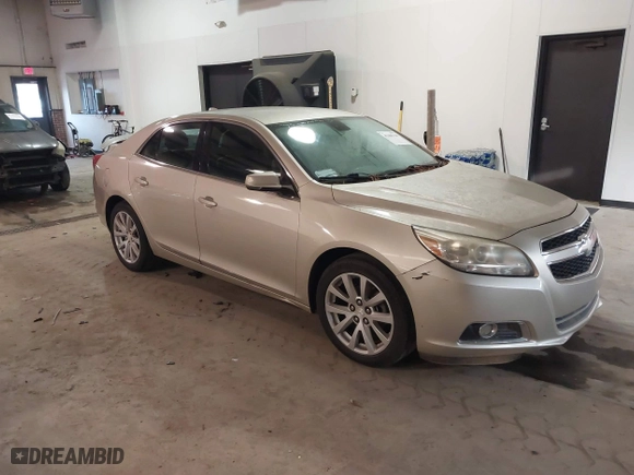 2013 Chevrolet Malibu LT with VIN 1G11E5SA3DF265015, listed as a IAAI auction lot 41400138 with 180,301 mi miles. Bid and sale history available at carsss.com. Image 1.