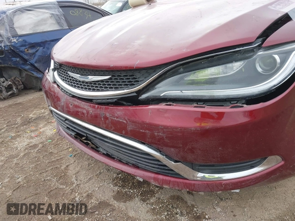 2015 Chrysler 200 Limited with VIN 1C3CCCAB4FN686369, listed as a IAAI auction lot 41509409 with 143,242 mi miles. Bid and sale history available at carsss.com. Image 6.