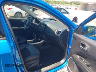 2018 Jeep Compass Latitude с VIN 3C4NJCBB1JT338496, выставлен на аукционе IAAI как лот 42563531 с пробегом 47 447 миль миль и . История ставок и продаж доступна на DreamBid. Изображение 5.