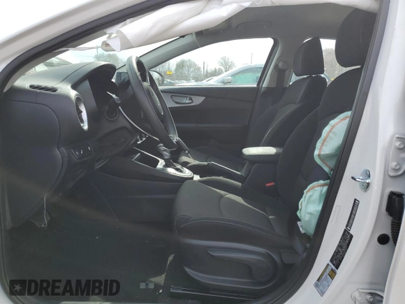 2024 Kia Forte LXS with VIN 3KPF24ADXRE832771, listed as a Copart auction lot 49672725 with 2,808 mi miles and Salvage Title. Bid and sale history available at DreamBid. Image 7.