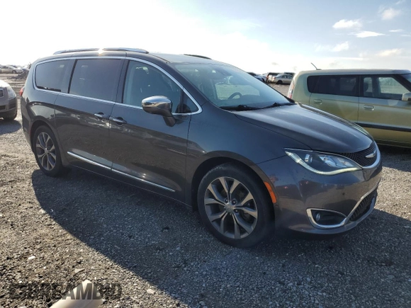 2017 Chrysler Pacifica Limited z VIN 2C4RC1GG7HR851155, wystawiony jako Copart lot #52195685 z przebiegiem 83 060 mil mil oraz Szkoda całkowita • Salvage title. Historia ofert i sprzedaży dostępna na DreamBid. Obrazek 4.