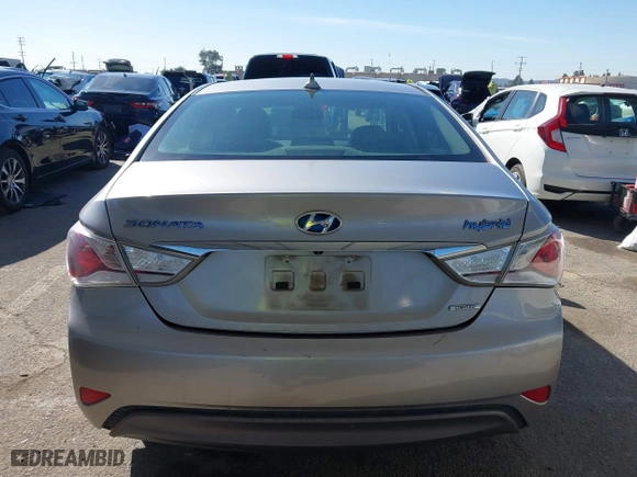 2013 Hyundai Sonata Hybrid with VIN KMHEC4A45DA095642, listed as a IAAI auction lot 41626995 with 183,710 mi miles. Bid and sale history available at carsss.com. Image 17.