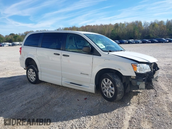 2019 Dodge Grand Caravan SE with VIN 2C7WDGBG7KR803126, listed as a IAAI auction lot 40835937 with 63,100 mi miles and . Bid and sale history available at DreamBid. Image 1.