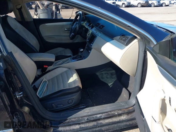 2009 Volkswagen CC 4Motion with VIN WVWGU73C19E515087, listed as a IAAI auction lot 41862228 with 194,115 mi miles. Bid and sale history available at carsss.com. Image 5.