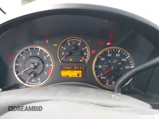 2008 Nissan Titan XE z VIN 1N6BA06C38N351875, wystawiony jako IAAI lot #42368486 z przebiegiem 174 337 mil mil oraz . Historia ofert i sprzedaży dostępna na DreamBid. Obrazek 7.