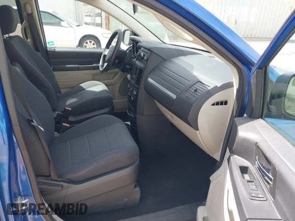 2008 Dodge Grand Caravan SE with VIN 2D8HN44H08R772738, listed as a IAAI auction lot 42046698 with 76,165 mi miles and . Bid and sale history available at DreamBid. Image 5.