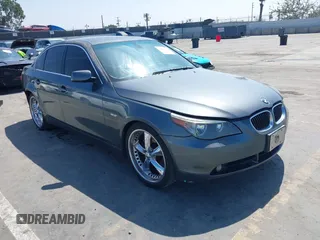 2007 BMW 5 Series 525i z VIN WBANE53567CK91931, wystawiony jako IAAI lot #41869730 z przebiegiem 121 231 mil mil oraz . Historia ofert i sprzedaży dostępna na DreamBid. Obrazek 1.