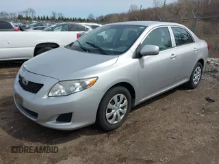 2010 Toyota Corolla z VIN 1NXBU4EE9AZ267054, wystawiony jako IAAI lot #41939018 z przebiegiem 135 373 mil mil oraz . Historia ofert i sprzedaży dostępna na DreamBid. Obrazek 2.