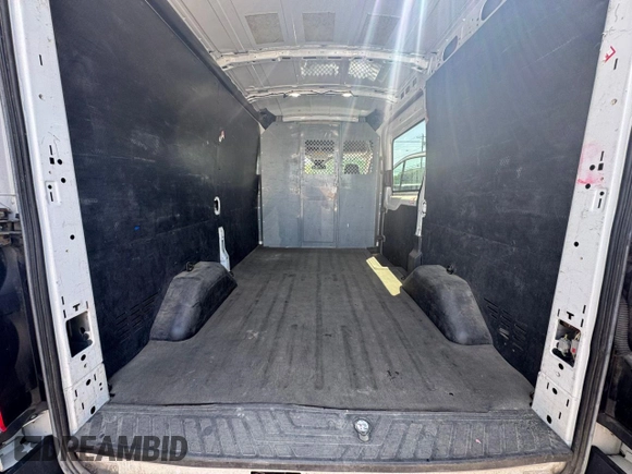 2018 Ford Transit z VIN 1FTYE1CM0JKB27121, wystawiony jako Copart lot #60483475 z przebiegiem 177 534 mil mil oraz Czysty tytuł • Clean title. Historia ofert i sprzedaży dostępna na DreamBid. Obrazek 6.
