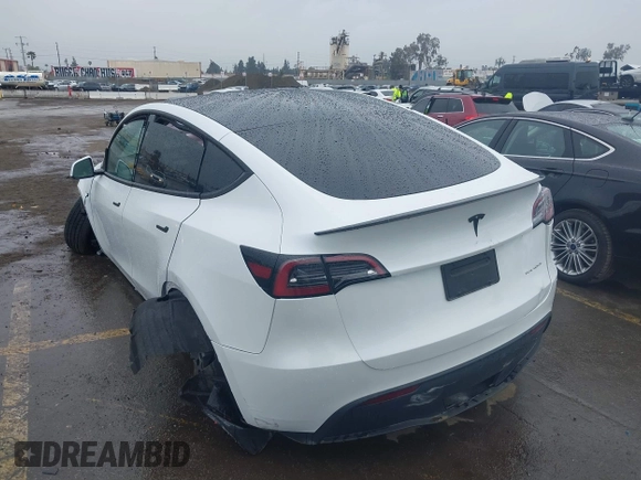 2024 Tesla Model Y Long Range z VIN 7SAYGDEEXRF230169, wystawiony jako IAAI lot #41723049 z przebiegiem Nie podano mil oraz . Historia ofert i sprzedaży dostępna na DreamBid. Obrazek 3.