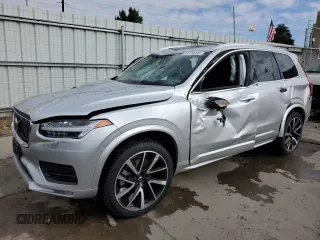 2022 Volvo XC90 Momentum with VIN YV4A221K0N1811628, listed as a Copart auction lot 63974263 with 28,626 mi miles. Bid and sale history available at carsss.com. Image 1.