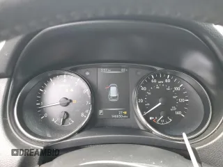 2017 Nissan Rogue S z VIN JN8AT2MT2HW404698, wystawiony jako Copart lot #58554905 z przebiegiem 146 650 mil mil oraz Szkoda całkowita • Salvage title. Historia ofert i sprzedaży dostępna na DreamBid. Obrazek 9.