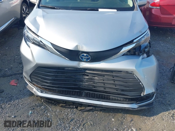 2024 Toyota Sienna LE z VIN 5TDKRKEC0RS203462, wystawiony jako IAAI lot #42240548 z przebiegiem 28 038 mil mil oraz . Historia ofert i sprzedaży dostępna na DreamBid. Obrazek 6.
