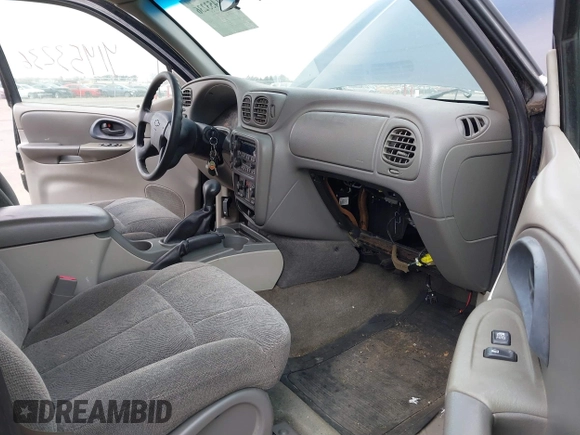 2004 Chevrolet TrailBlazer EXT LT with VIN 1GNET16S746115863, listed as a IAAI auction lot 41453236 with 198,099 mi miles. Bid and sale history available at carsss.com. Image 5.