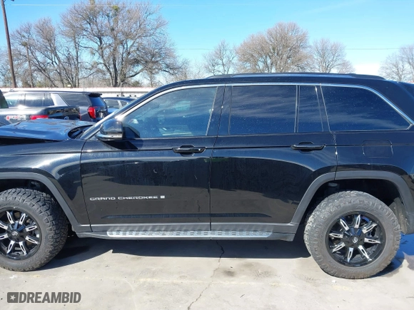 2023 Jeep Grand Cherokee Limited with VIN 1C4RJHBG9P8895402, listed as a IAAI auction lot 41376316 with 14,212 mi miles. Bid and sale history available at carsss.com. Image 15.