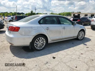 2013 Volkswagen Jetta TDI w/Premium with VIN 3VWLL7AJ4DM385387, listed as a Copart auction lot 63132695 with 132,468 mi miles and Clean title. Bid and sale history available at DreamBid. Image 3.