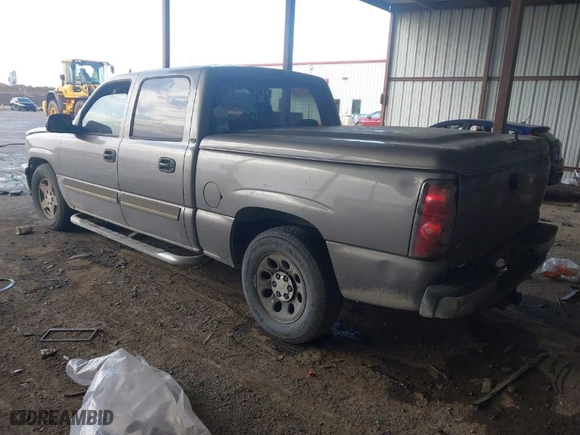 2006 Chevrolet Silverado 1500 LT1 with VIN 2GCEC13T061148784, listed as a IAAI auction lot 41640502 with 325,509 mi miles. Bid and sale history available at carsss.com. Image 3.