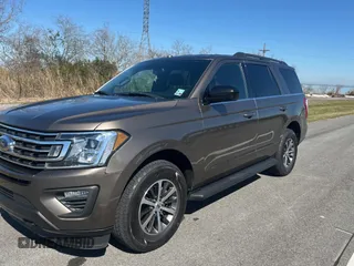 2019 Ford Expedition XL z VIN 1FMJU1GT1KEA12447, wystawiony jako Copart lot #47216725 z przebiegiem 93 974 mil mil oraz Czysty tytuł • Clean title. Historia ofert i sprzedaży dostępna na DreamBid. Obrazek 2.