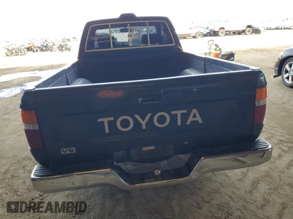 1994 Toyota Pickup z VIN JT4VN93D8R5042135, wystawiony jako Copart lot #45686625 z przebiegiem 139 784 mil mil oraz Szkoda całkowita • Salvage title. Historia ofert i sprzedaży dostępna na DreamBid. Obrazek 6.