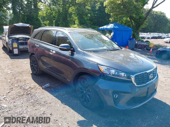 2020 Kia Sorento EX z VIN 5XYPHDA51LG706563, wystawiony jako IAAI lot #39526327 z przebiegiem 36 833 mil mil oraz . Historia ofert i sprzedaży dostępna na DreamBid. Obrazek 1.