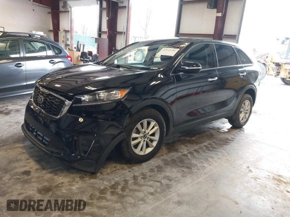 2020 Kia Sorento LX z VIN 5XYPG4A36LG644112, wystawiony jako IAAI lot #42115141 z przebiegiem 101 170 mil mil oraz . Historia ofert i sprzedaży dostępna na DreamBid. Obrazek 2.