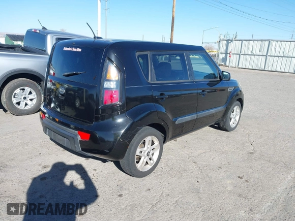 2011 Kia Soul + with VIN KNDJT2A21B7709831, listed as a IAAI auction lot 41685806 with 117,498 mi miles. Bid and sale history available at carsss.com. Image 4.