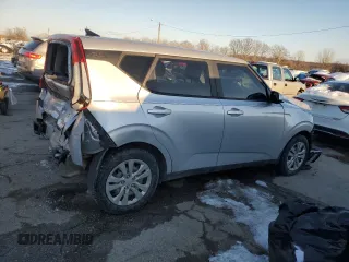 2020 Kia Soul LX with VIN KNDJ23AU1L7023333, listed as a Copart auction lot 88152725 with 104,514 mi miles and Salvage Title. Bid and sale history available at carsss.com. Image 3.