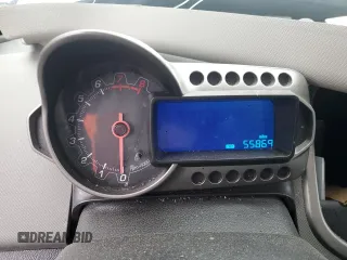 2015 Chevrolet Sonic LS z VIN 1G1JA5SH9F4117264, wystawiony jako Copart lot #42215585 z przebiegiem 55 869 mil mil oraz Szkoda całkowita • Salvage title. Historia ofert i sprzedaży dostępna na DreamBid. Obrazek 9.