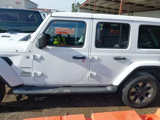 2018 Jeep Wrangler Unlimited Sahara z VIN 1C4HJXEG0JW321355, wystawiony jako IAAI lot #42343112 z przebiegiem 102 457 mil mil oraz . Historia ofert i sprzedaży dostępna na DreamBid. Obrazek 15.