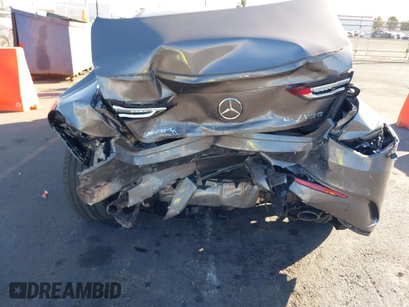 2023 Mercedes-Benz CLA 35 AMG z VIN W1K5J5BB1PN378880, wystawiony jako IAAI lot #40919485 z przebiegiem 14 011 mil mil oraz . Historia ofert i sprzedaży dostępna na DreamBid. Obrazek 16.