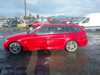 2007 BMW 3 Series 328xi с VIN WBAVT73507FZ36976, выставлен на аукционе IAAI как лот 41647516 с пробегом 157 049 миль миль и . История ставок и продаж доступна на DreamBid. Изображение 14.
