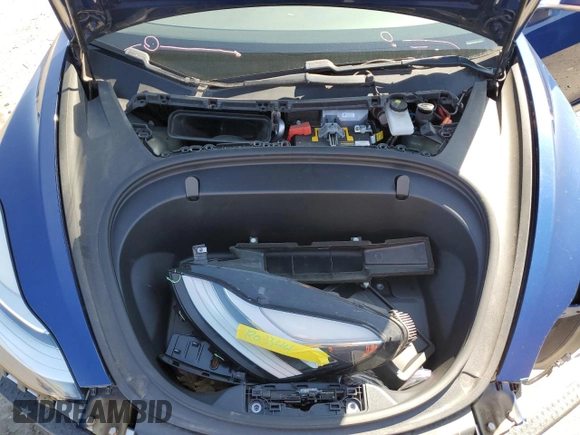 2019 Tesla Model 3 Mid Range with VIN 5YJ3E1EA6KF412837, listed as a Copart auction lot 50871195 with 39,570 mi miles and Salvage Title. Bid and sale history available at DreamBid. Image 11.