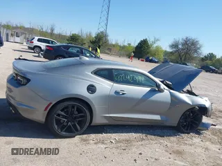 2023 Chevrolet Camaro 2LT z VIN 1G1FD1RS7P0155009, wystawiony jako IAAI lot #42242998 z przebiegiem 9 068 mil mil oraz . Historia ofert i sprzedaży dostępna na DreamBid. Obrazek 13.