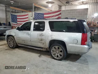 2014 GMC Yukon XL SLT with VIN 1GKS2KE76ER177938, listed as a Copart auction lot 44769255 with 230,915 mi miles and Salvage Title. Bid and sale history available at carsss.com. Image 2.