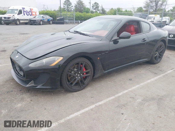 2012 Maserati GranTurismo MC Stradale с VIN ZAM45MLA1C0061579, выставлен на аукционе IAAI как лот 41938411 с пробегом 76 626 миль миль и . История ставок и продаж доступна на DreamBid. Изображение 18.