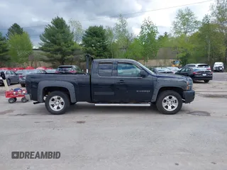 2010 Chevrolet Silverado 1500 LT with VIN 1GCSKSE39AZ110317, listed as a IAAI auction lot 42221533 with 296,468 mi miles and . Bid and sale history available at DreamBid. Image 13.