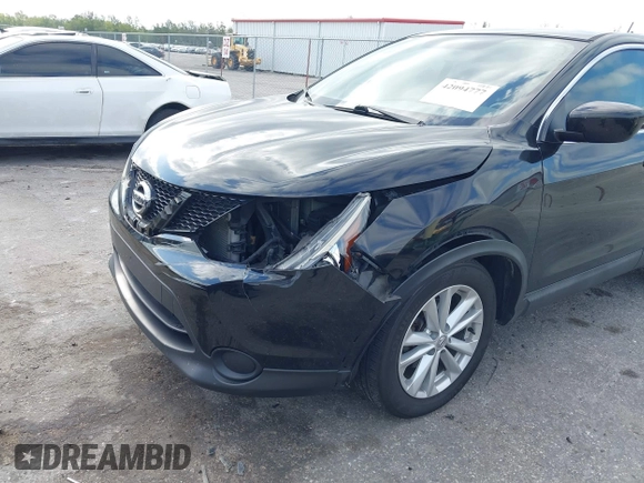 2017 Nissan Rogue Sport S with VIN JN1BJ1CR5HW123634, listed as a IAAI auction lot 42094777 with 93,101 mi miles. Bid and sale history available at carsss.com. Image 6.