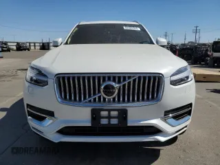 2024 Volvo XC90 Plus with VIN YV4H60LE0R1176317, listed as a Copart auction lot 68384344 with 5,788 mi miles and Salvage Title. Bid and sale history available at DreamBid. Image 5.