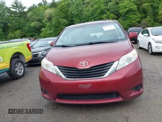 2011 Toyota Sienna LE AAS z VIN 5TDKK3DC1BS023229, wystawiony jako IAAI lot #42326263 z przebiegiem 249 693 mil mil oraz . Historia ofert i sprzedaży dostępna na DreamBid. Obrazek 12.