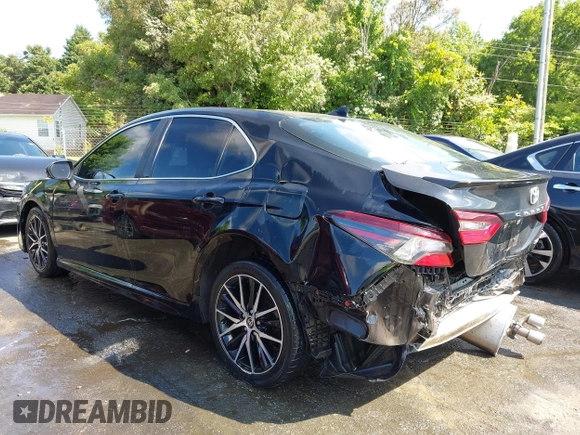 2022 Toyota Camry SE z VIN 4T1G11AK2NU499302, wystawiony jako IAAI lot #42233378 z przebiegiem 122 635 mil mil oraz . Historia ofert i sprzedaży dostępna na DreamBid. Obrazek 3.