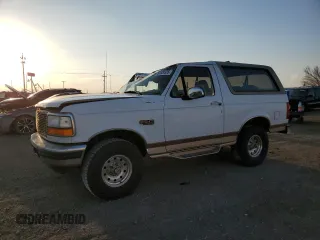 1996 Ford Bronco Custom with VIN 1FMEU15H2TLA52176, listed as a Copart auction lot 50829335 with 204,411 mi miles and Salvage Title. Bid and sale history available at carsss.com. Image 1.